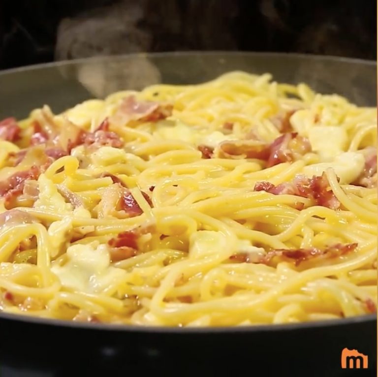 L'omelette de pâtes au fromage et à la pancetta La Recette