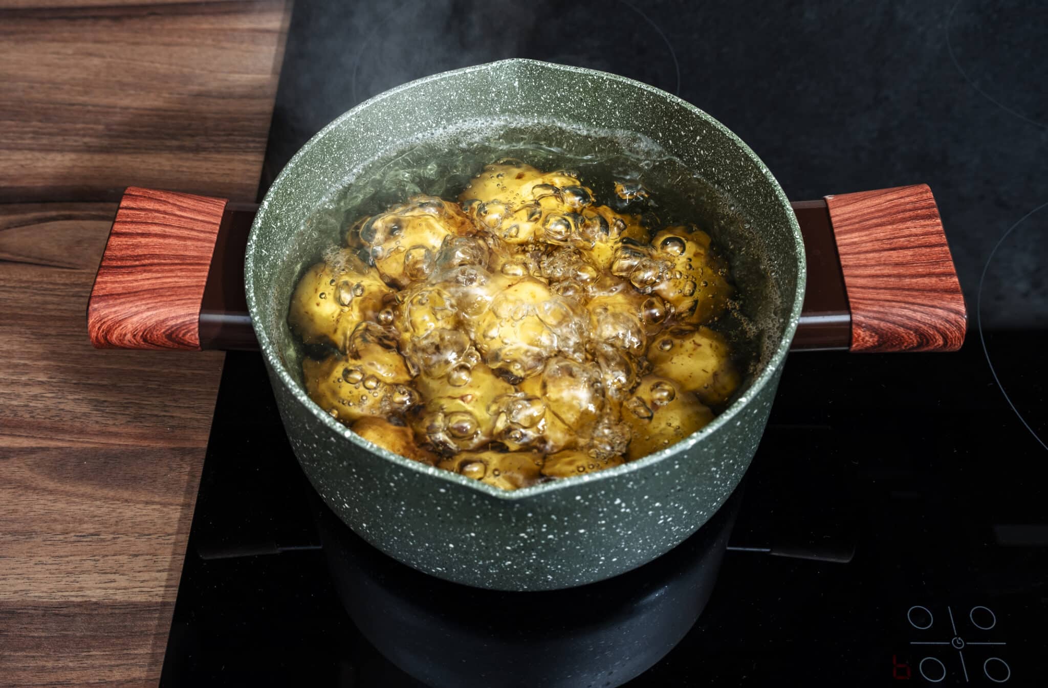 Pourquoi vos patates s'effondrent dans l'eau bouillante : comprendre les erreurs classiques