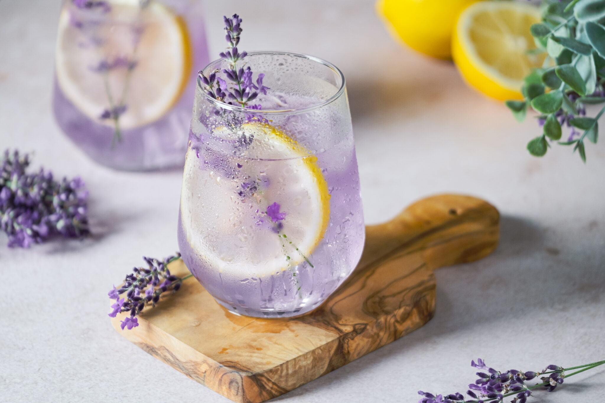 Pourquoi le pétillant à la lavande fait sensation sur les tables cette saison